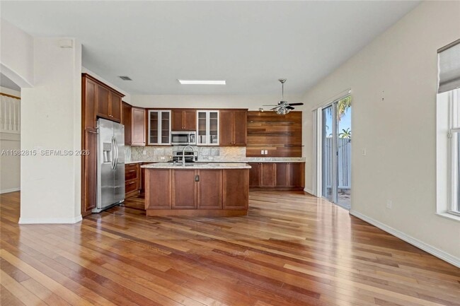 Photo - 1560 Seagrape Way