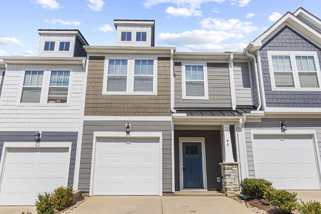 Building Photo - Craftsman 3BD Townhome Near Downtown Greenville | Garage + Granite Kitchen