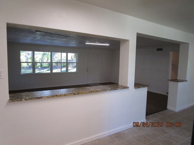 Photo - 715 Essex Rd