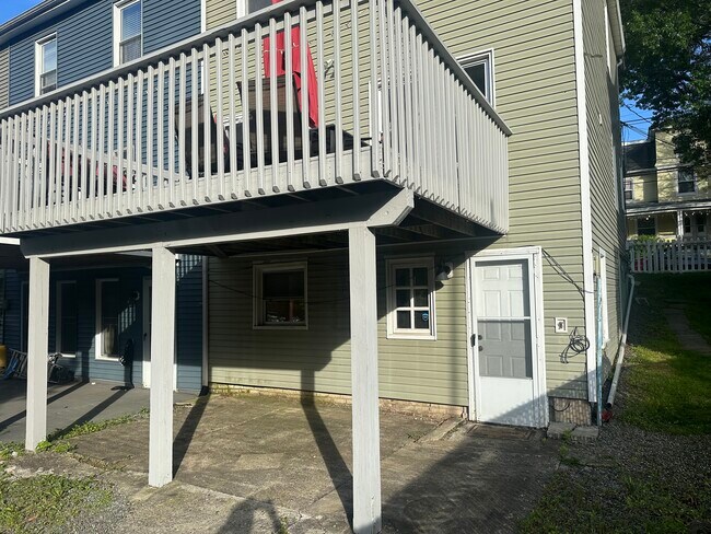 Photo - 10 Clinton St