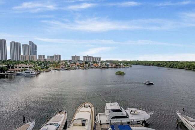 Building Photo - 400 Sunny Isles Blvd Unit 908