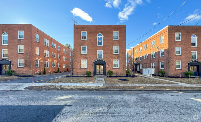 Building Photo - 19 Chapman St Rental