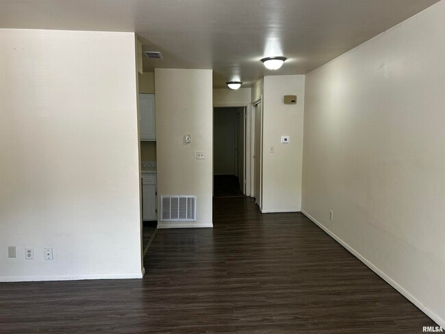 1902 Sheridan Rd Unit 11