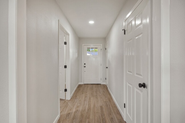 Photo - 119 E Samuel St
