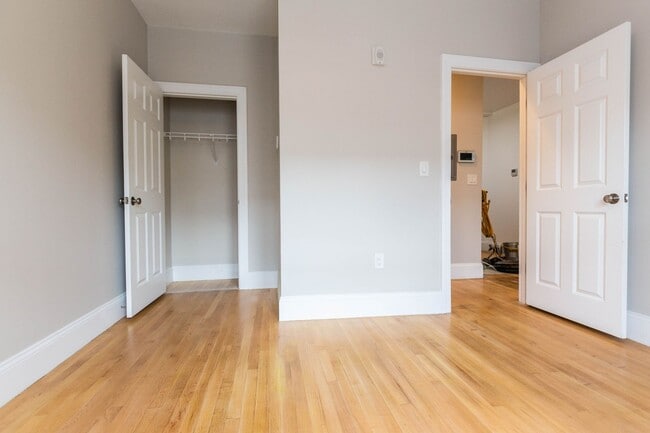 Photo - 2BR/1Bth unit. Great location. Vacant, rea...