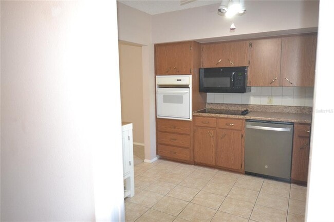 Photo - 2471 Sumatran Way Unidad 25