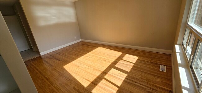 Photo - 60-64 Henley Cres