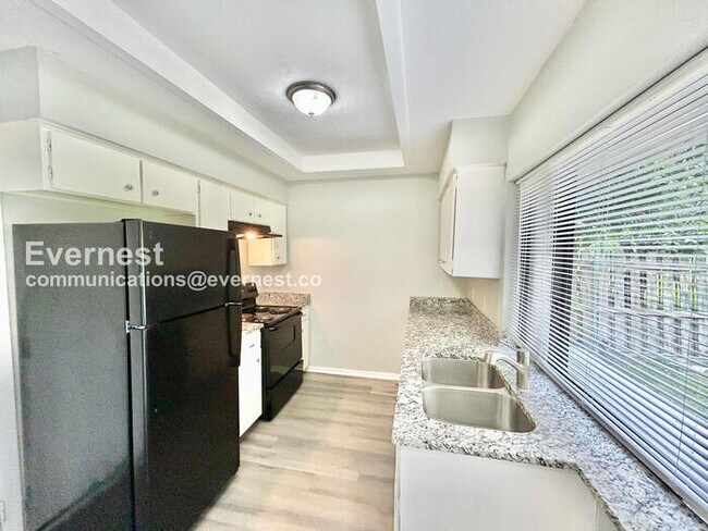 Photo - Limited Time Special Offer / 3 Bed, 2 Bath Home with Garage / Pet-Friendly / Available Now!