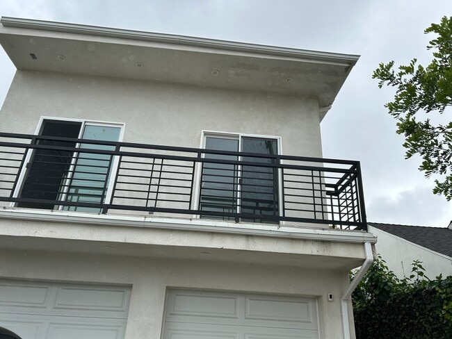 Photo - 5437 Clybourn Ave Unit ADU