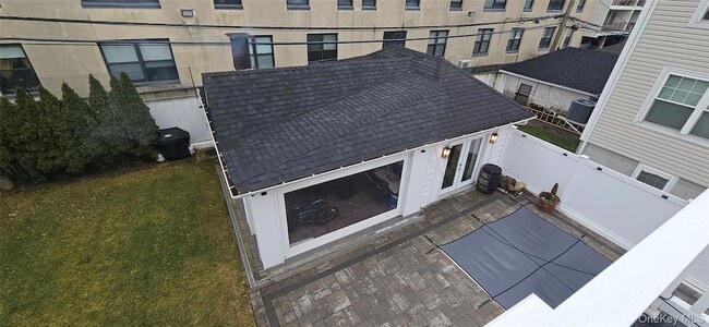 Photo - 218 W Chester St