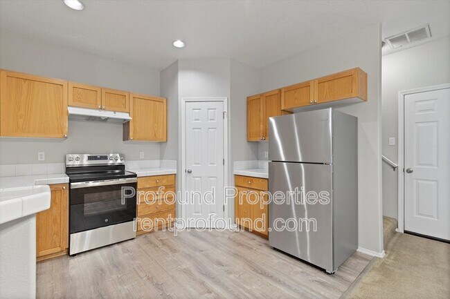 Photo - 2310 NW Roseburg Terrace