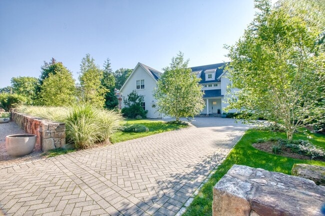 Photo - 507 River Rd