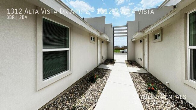 Building Photo - 1312 Alta Vista Dr Unit 1312-2 Alta Vista Rental