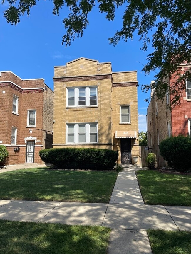 Building Photo - 1635 N Central Ave Rental