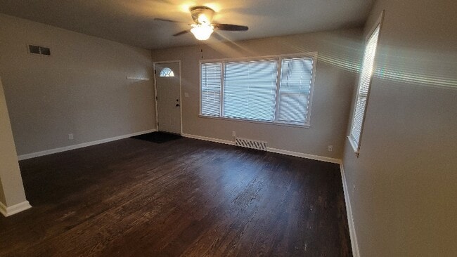 Photo - 4335 S 50th St