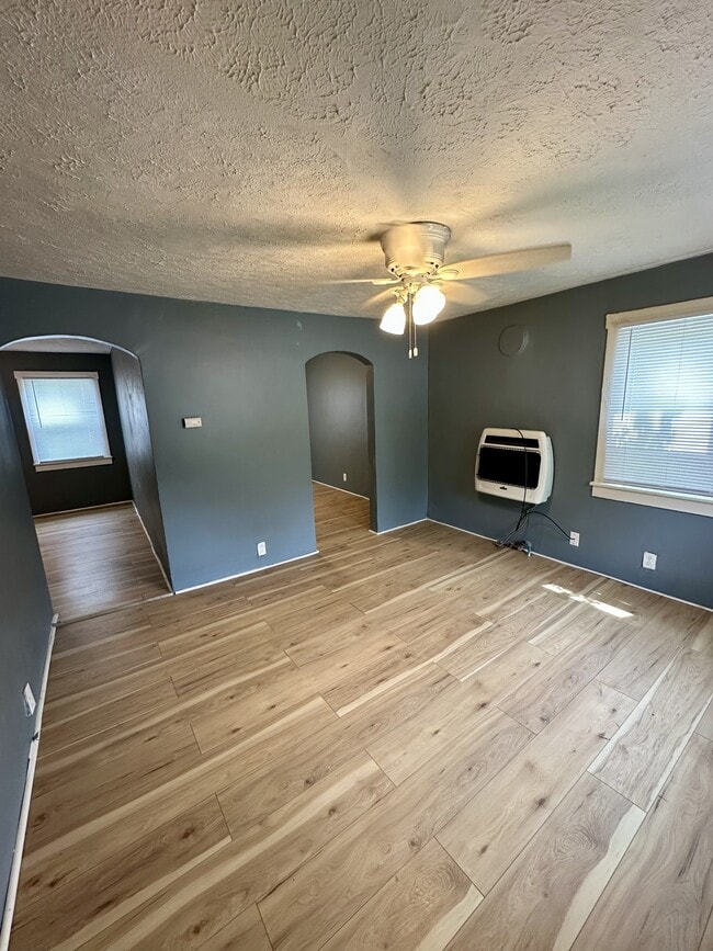 1945 W 11th St Unit 3