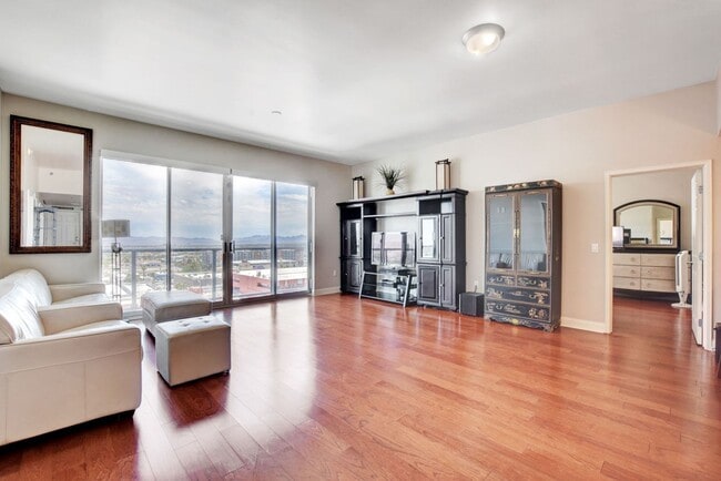 Building Photo - HIGHRISE DOWNTOWN, FULLY FURNISHED! Unit 1016 Rental