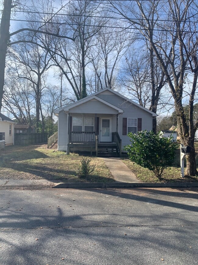 Photo - 210 Wilson St
