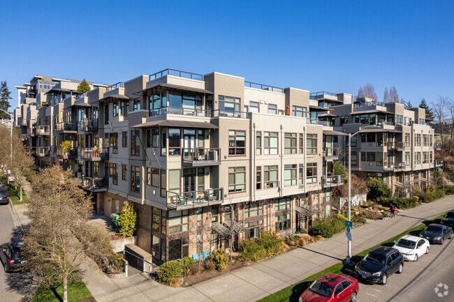 Exterior - Regata Condominium Project