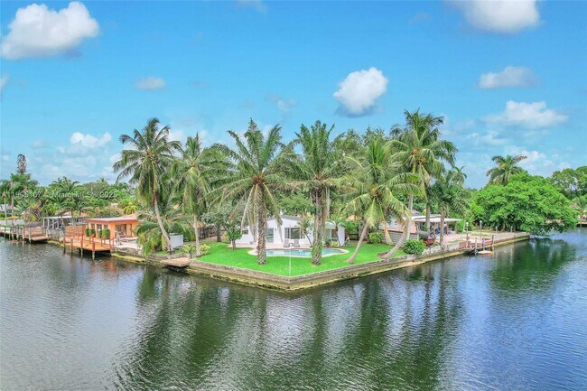 Photo - 2702 Scott St