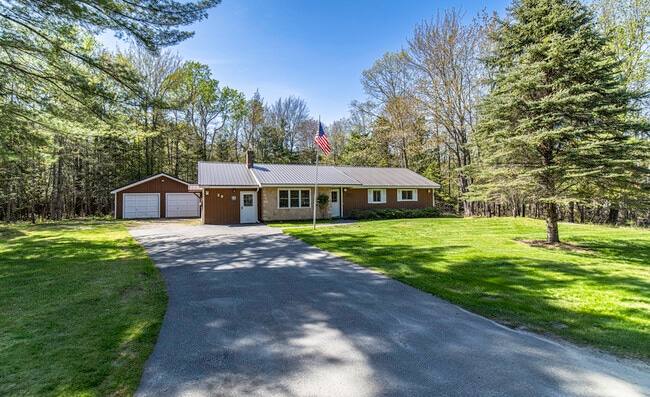 Photo - 29 Fields Pond Rd House