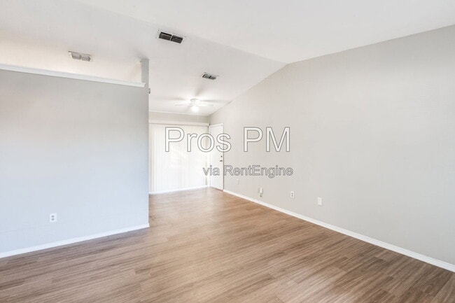 Photo - 2326 Newbury Dr