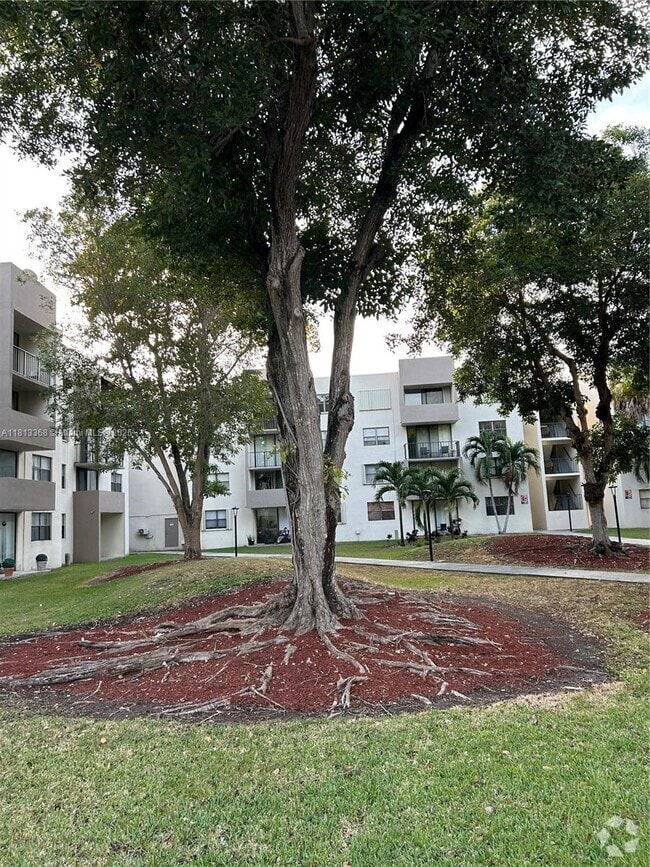 Building Photo - 8004 SW 149th Ave Unit 403 C Rental