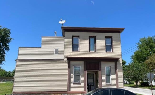 Building Photo - 837 Washington St Unit Upper