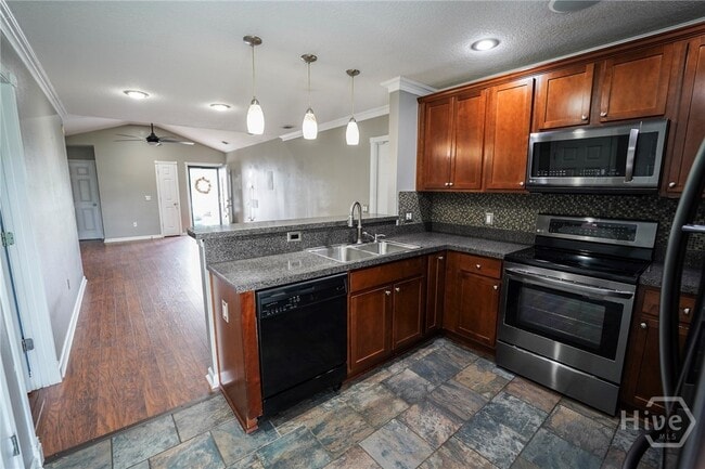 Photo - 170 Willow Oak Dr