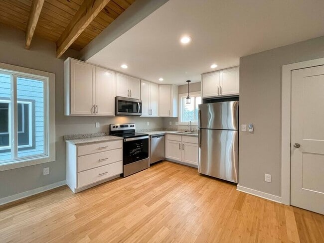 Photo - 57 W Cascade St