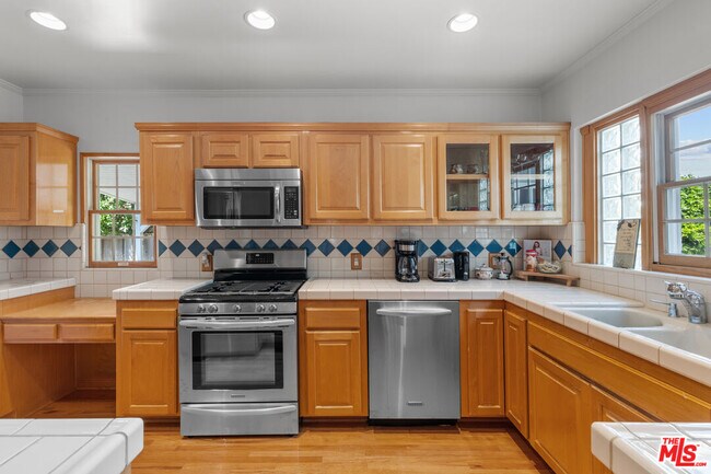 Photo - 4814 Lemona Ave