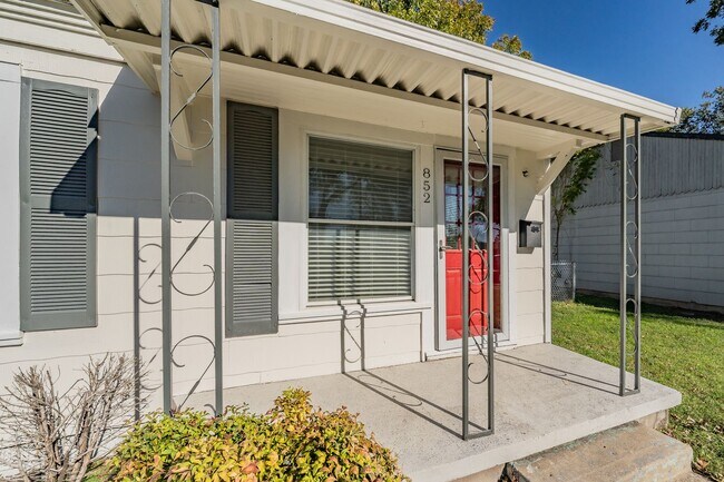 Photo - Cute two-bedroom, one-bath home in the hea...