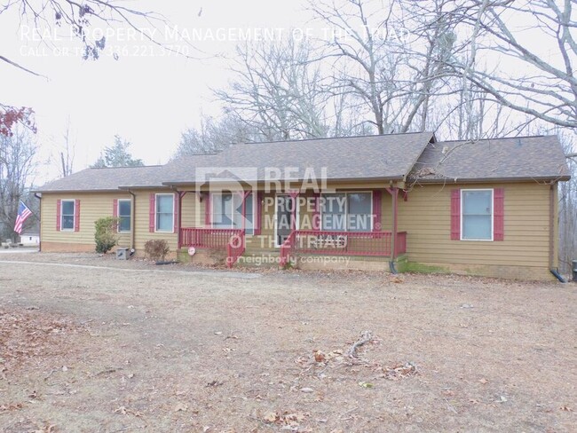 Country Living 3 BR / 2 Bath Home in North... - Country Living 3 BR / 2 Bath Home in North...