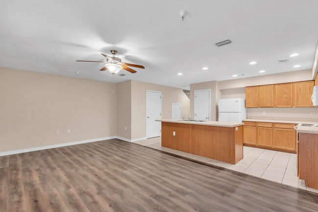 16 Woodham Ave
