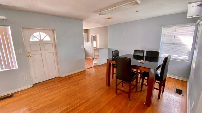 Photo - 1423 McCoy Rd