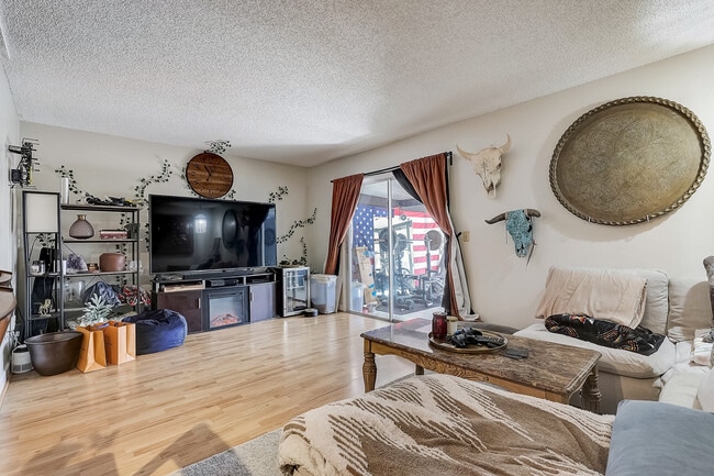 Photo - 214 S Malcolm Ct