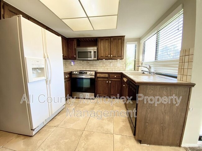 Photo - 1700 Crystal Way