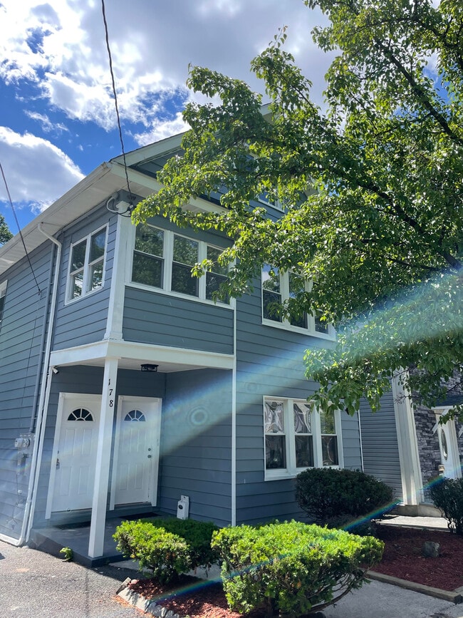 Nueva casa - 178 Linden Ave Unidad 1