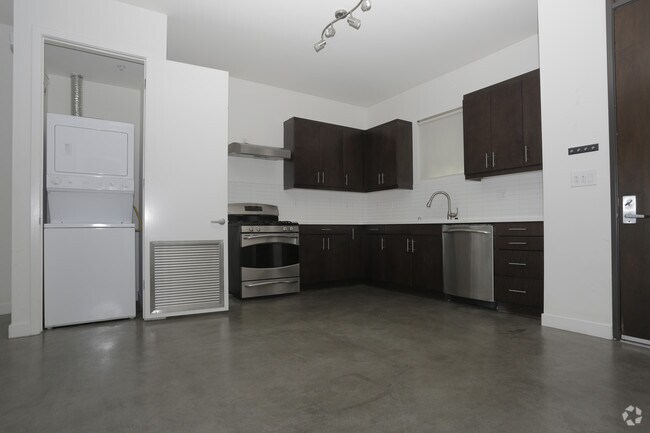 2BR, 2BA - 1202 SF