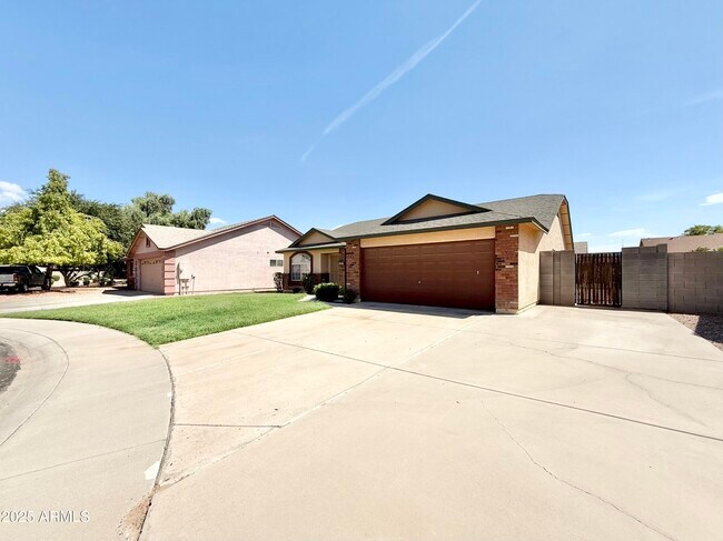 Photo - 2321 E Remington Pl