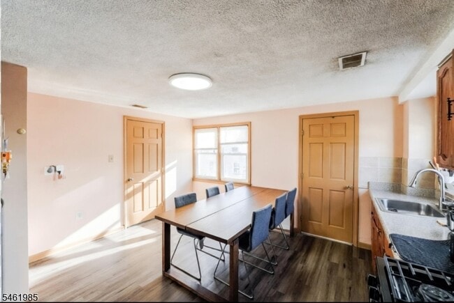 327 Stover Ave
