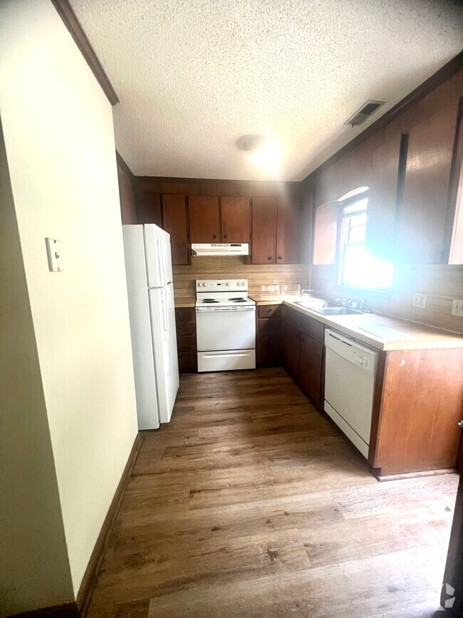 Building Photo - 3206 Crestwood Dr Unit A Rental