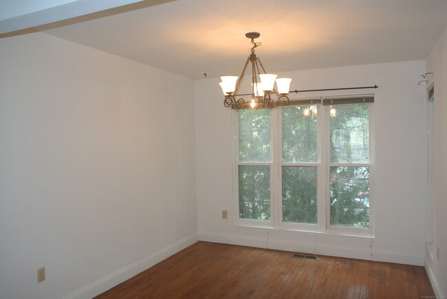 Photo - 130 Winchester Ave Unit 304