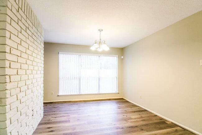 Photo - 2222 Victoria Ct