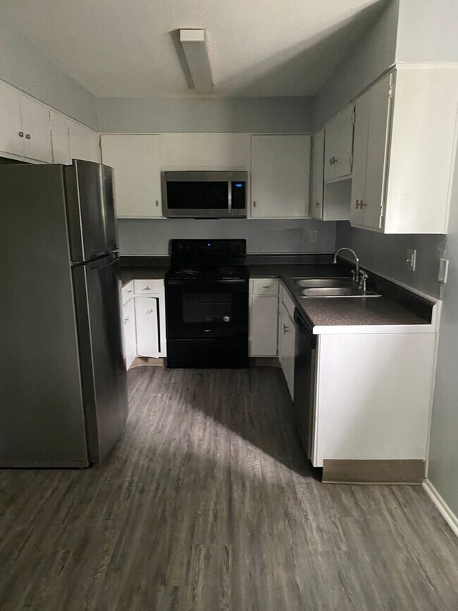 Photo - Lugo Riverhill Unit E-1