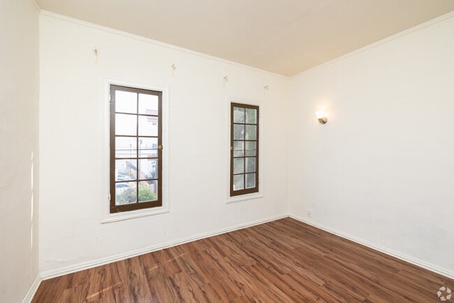 Bedroom - 1427 N Kingsley St