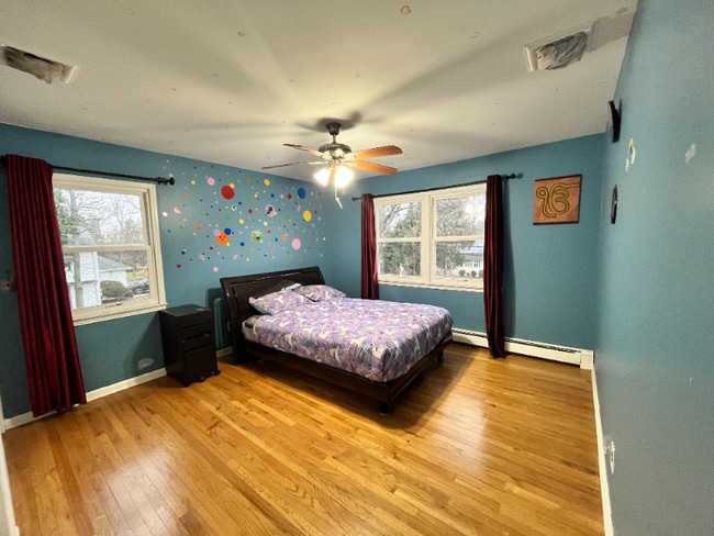 Photo - 653 Grove Ave