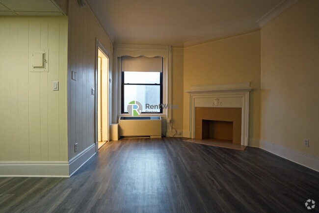 Building Photo - 62 Boylston St Unit 921 Rental