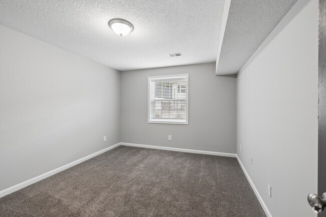 Ziggy 2BR, 1BA - 920SF - Primary Bedroom
