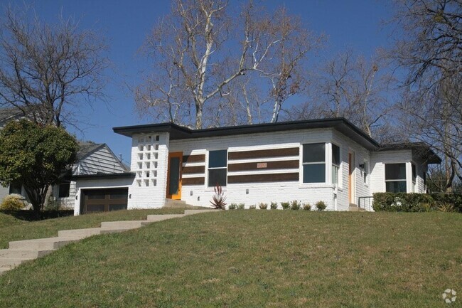 Building Photo - 4210 Lovell Ave Rental